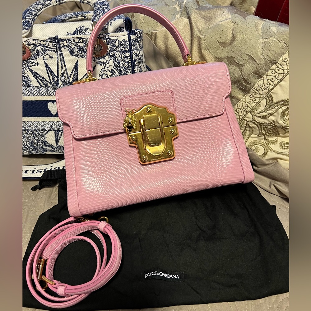 SOLD Dolce & Gabbana pink Lucia bag with bee decorated
